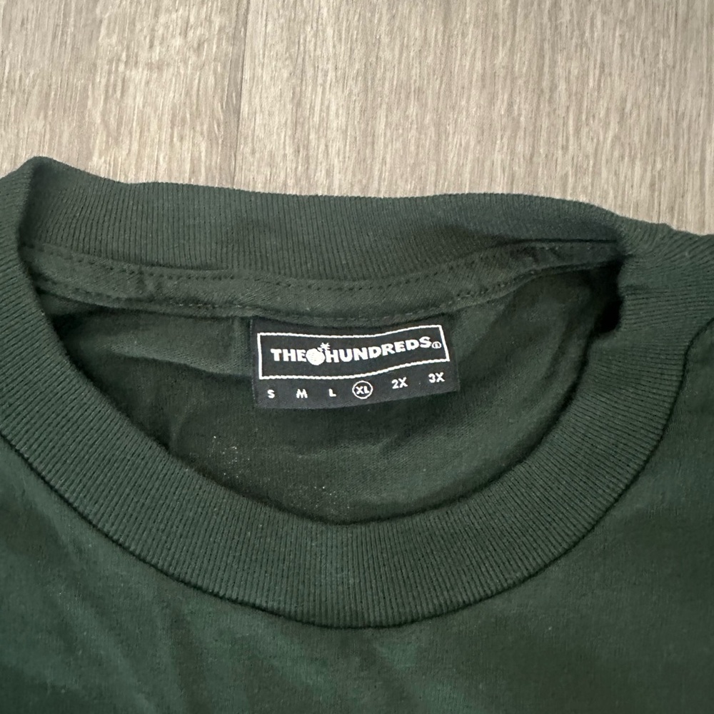 The Hundreds T-shirt - Picture 3 of 4